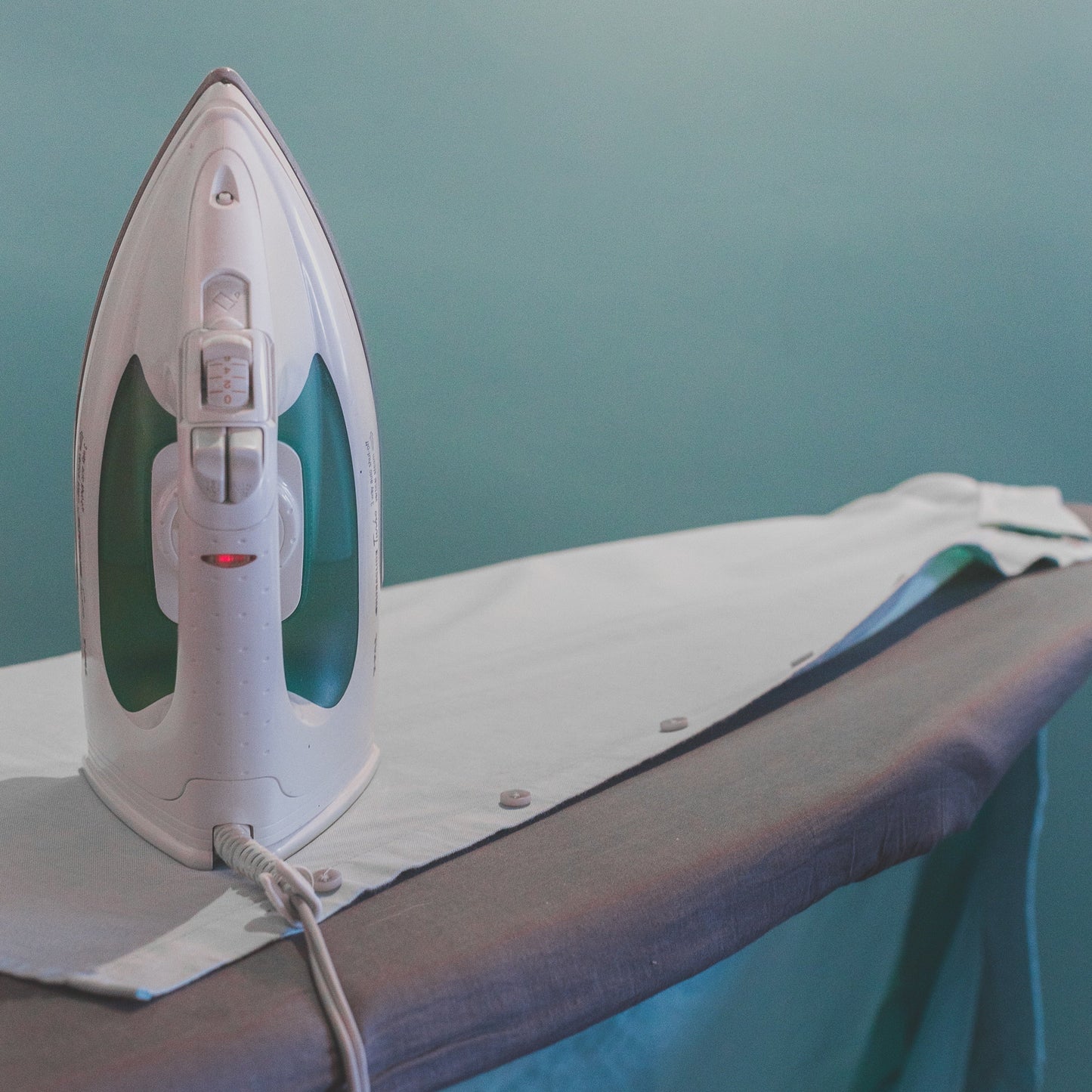 Žehlenie bielizne (30 minút) Happy Cleaning